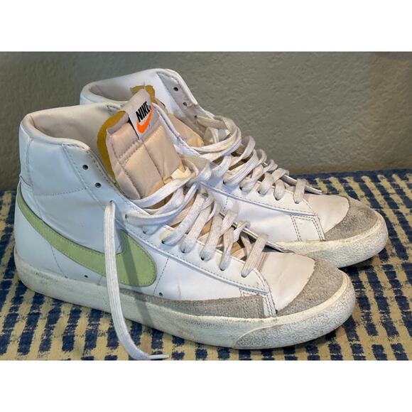 Nike Blazer Mid '77 High Tops - Picture 2 of 9